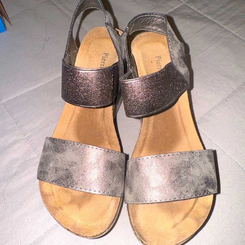 Pierre Dumas Wedges